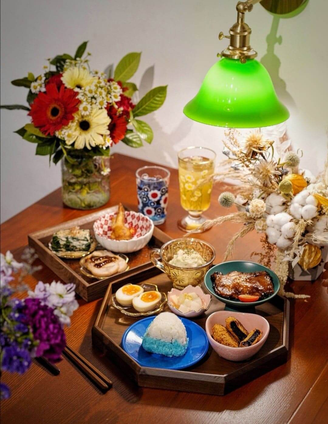 婆婆珈琲屋是山林道全新Cafe，主打日港的懷舊元素。