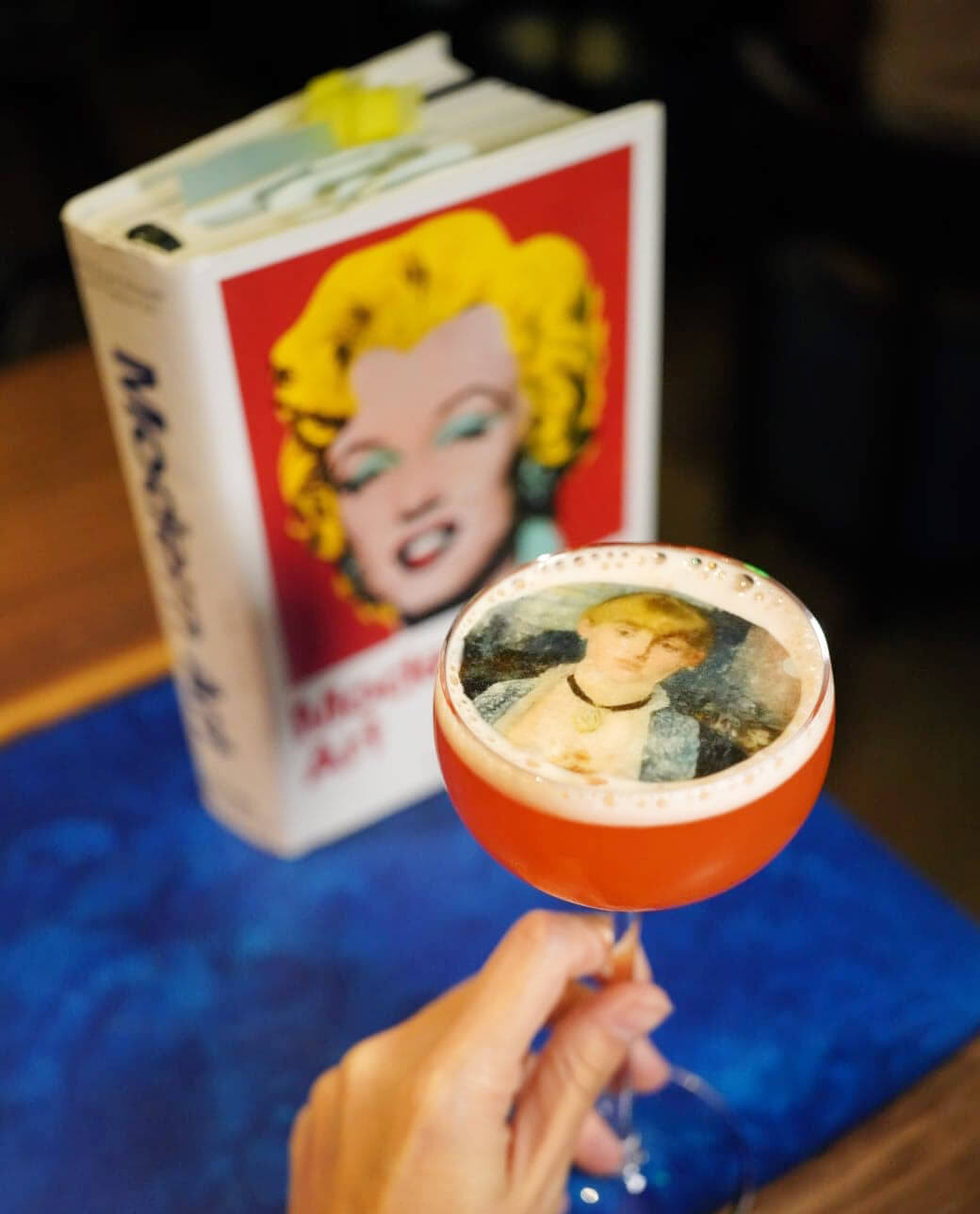 "Folies Lady"靈感取自名畫《A Bar at the Folies-Bergère》,由Hendrick’s Gin+75 made麝香草+Lime Juice製成,香甜中帶香草嘅香氣,好易入口!