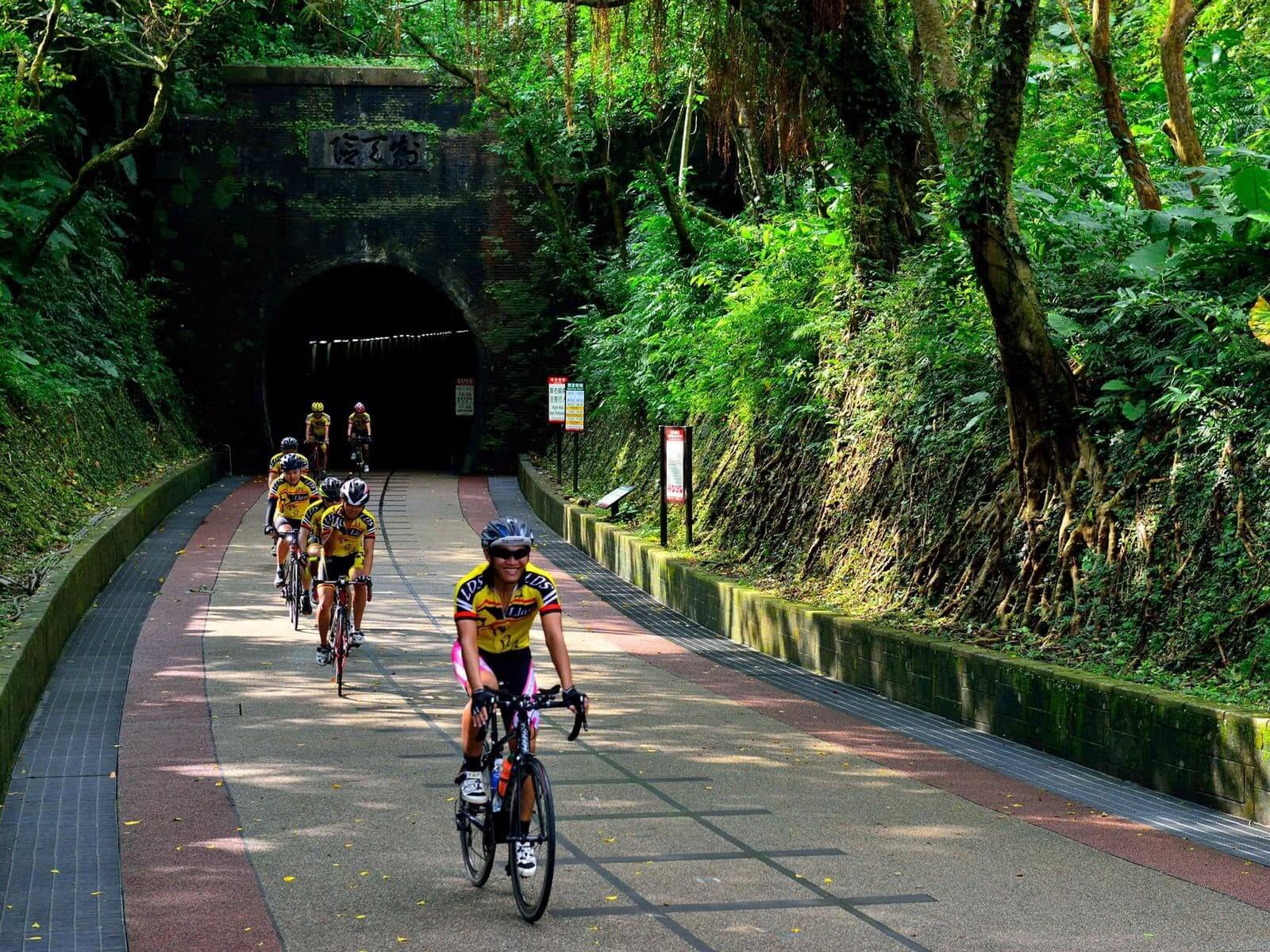 「樂活運動」結合今年2021自行車旅遊年元素,以單車遊走山海秘境。